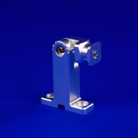 Mounting accessory for offset lighting that can be locked into preset angles from 90-270 degrees